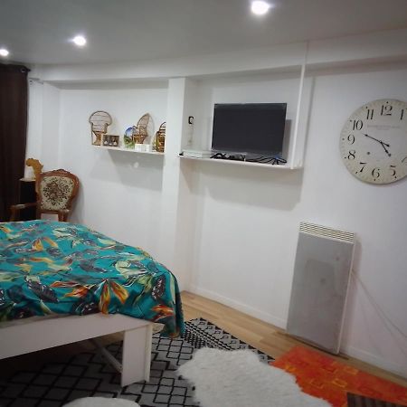 Chambre Chez L'Habitant Saint-Pierre-le-Moûtier Extérieur photo