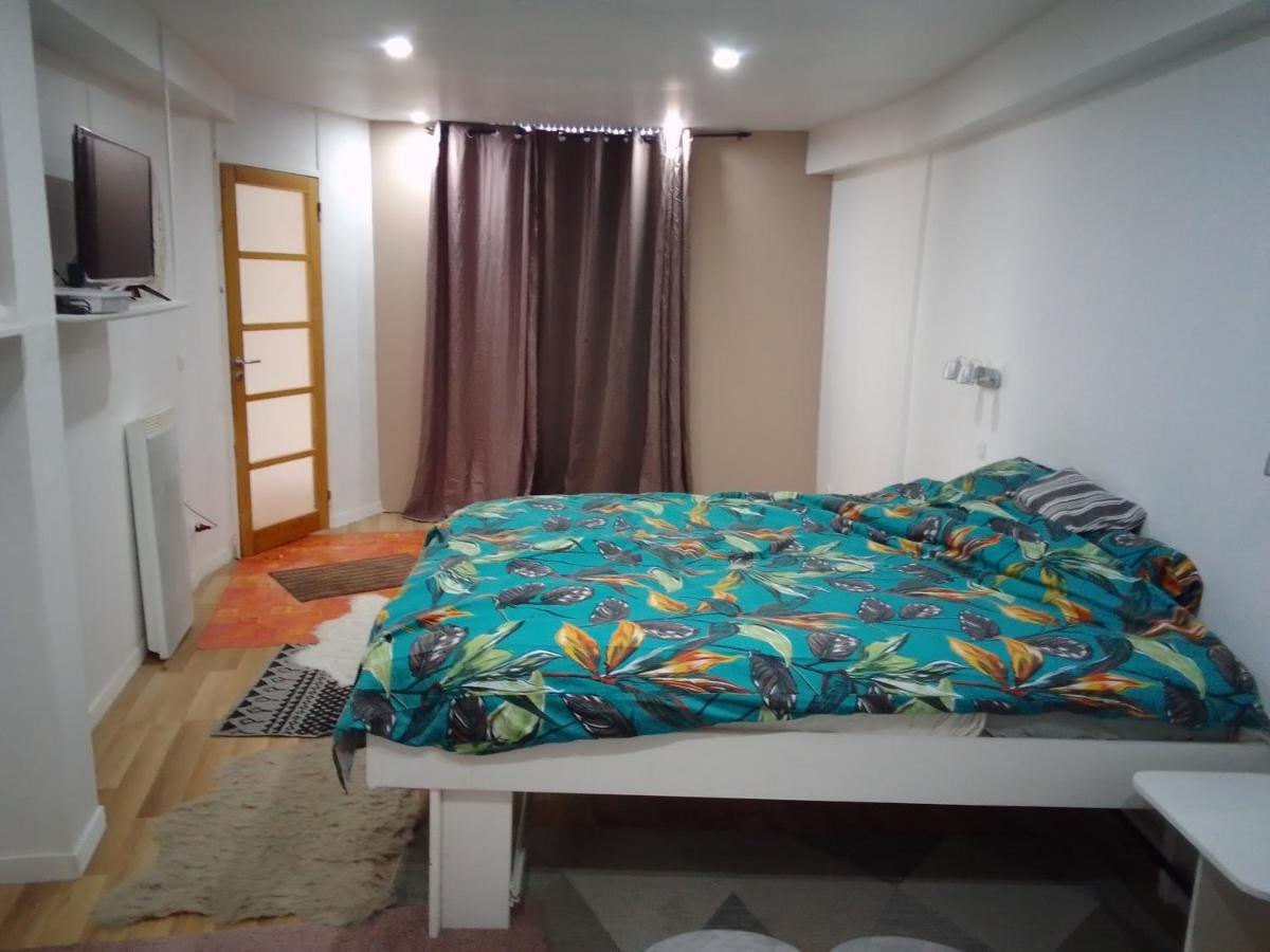 Chambre Chez L'Habitant Saint-Pierre-le-Moûtier Extérieur photo